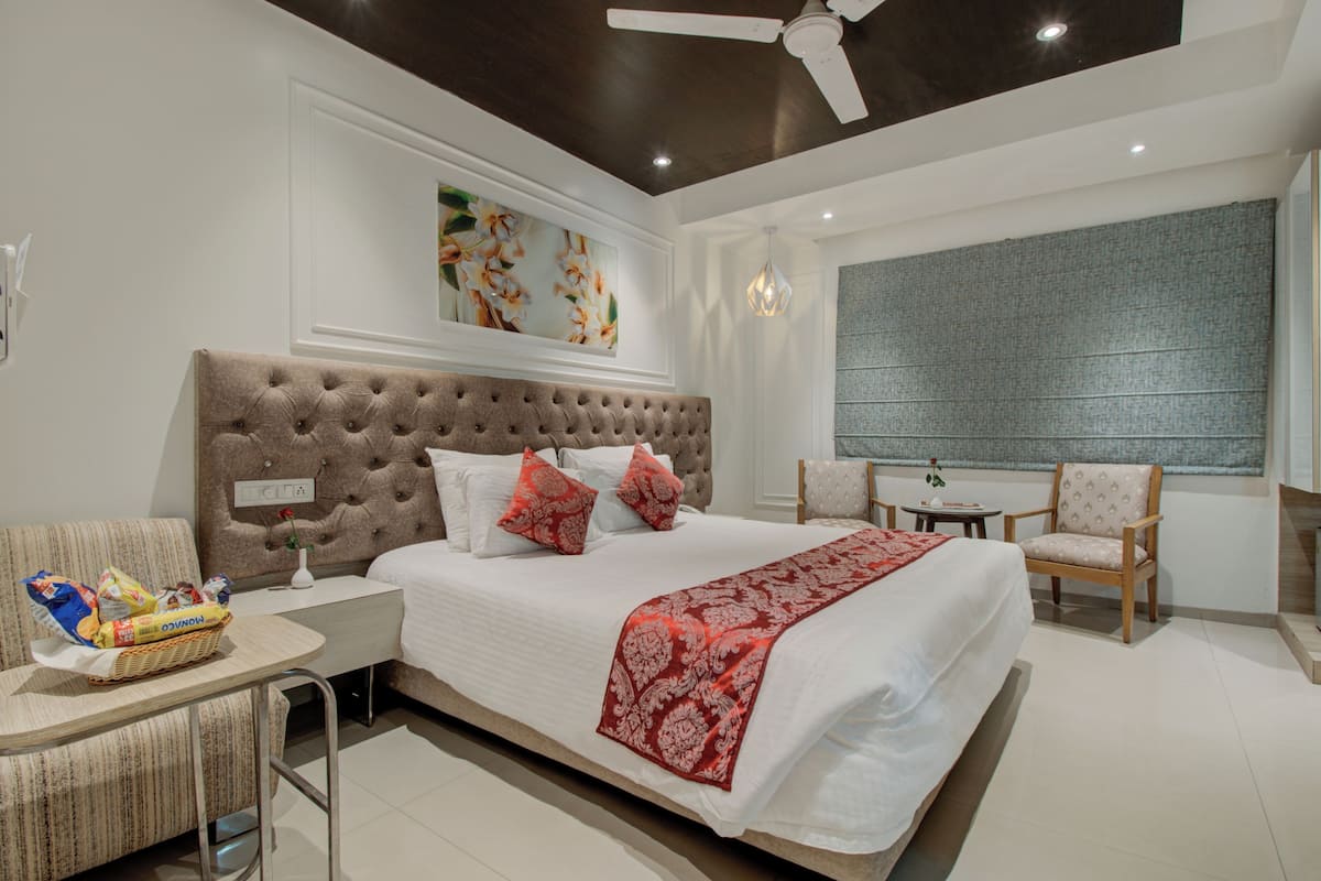 Chambre Prestige, 1 lit double | Coffre-fort, bureau, fer et planche Ă repasser, accĂšs au Wi-Fi (inclus)