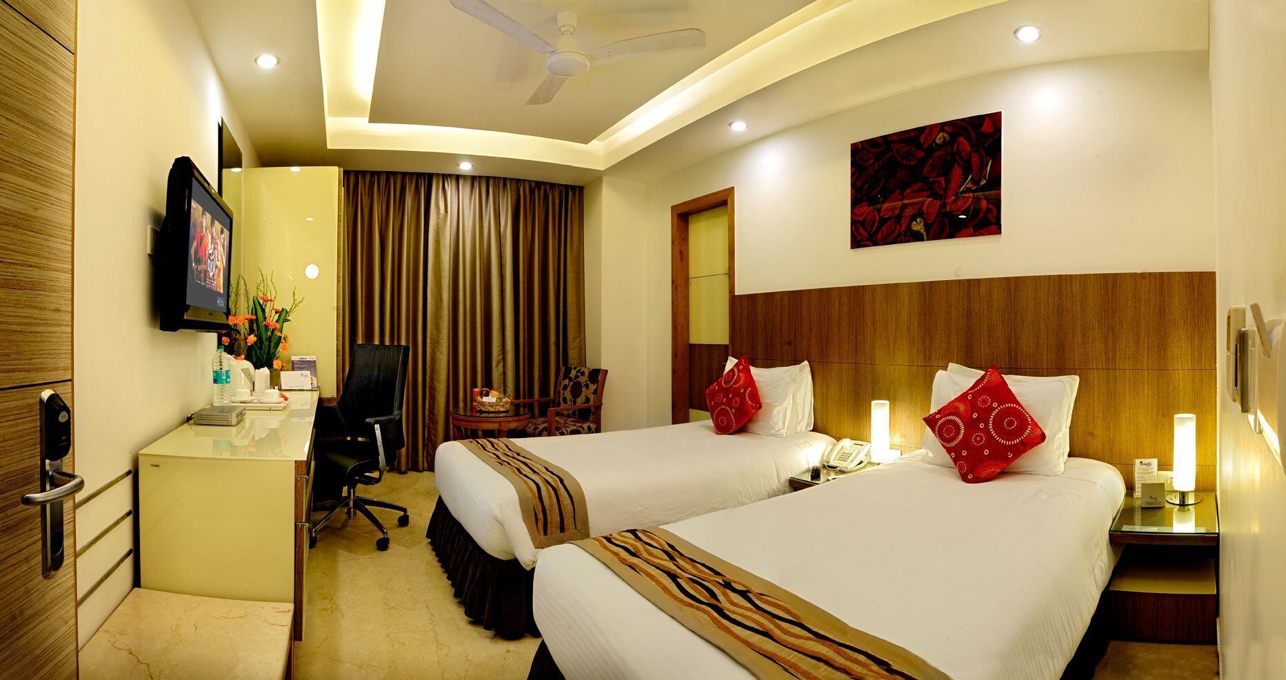 In-room safe, desk, iron/ironing board, free WiFi