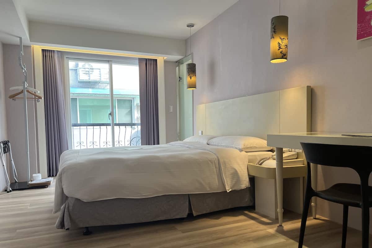 Gallery Double Room | Premium bedding, down comforters, pillowtop beds, minibar