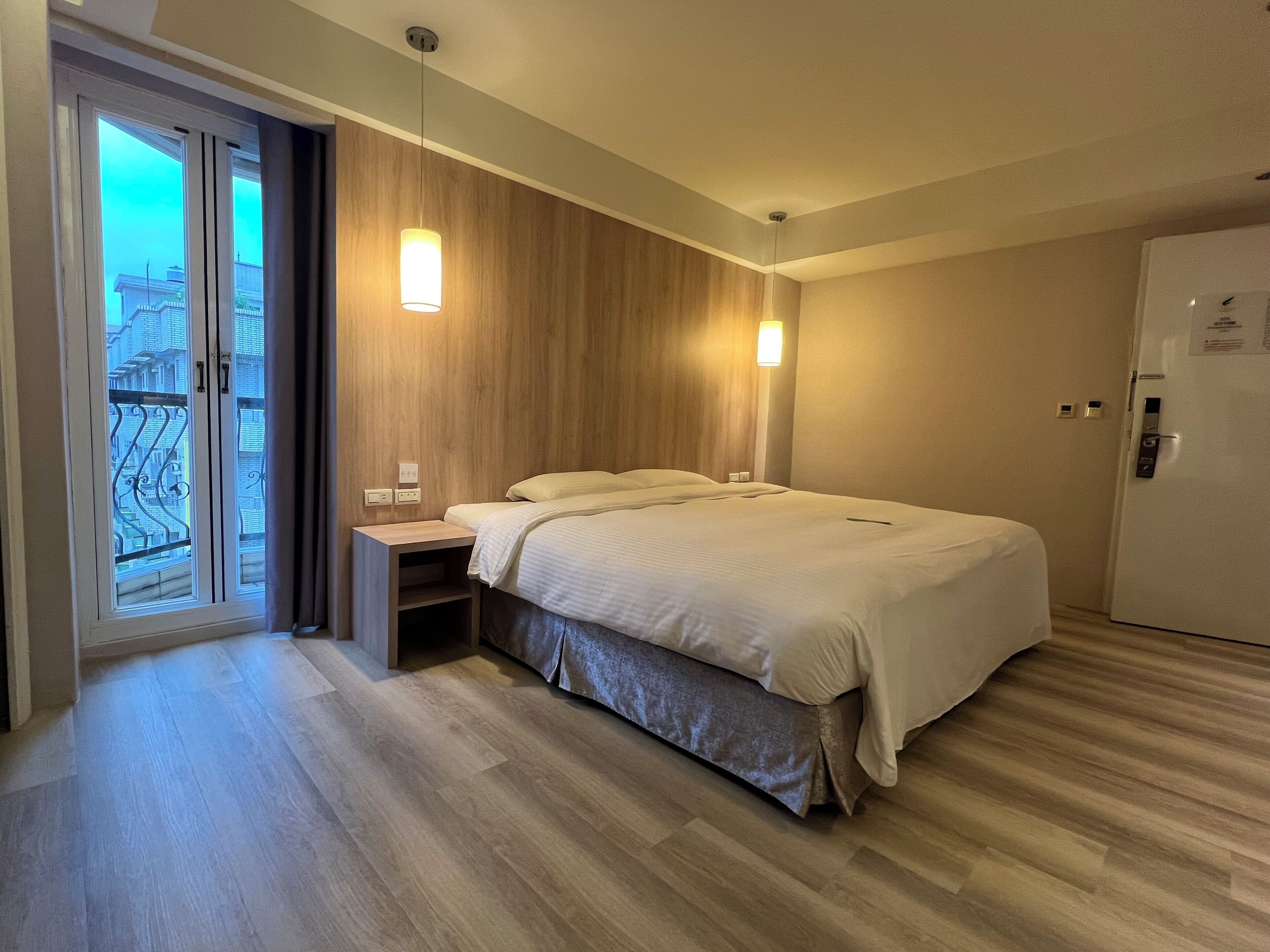 luxury double or twin room | premium bedding, down duvets, pillow-top beds, minibar