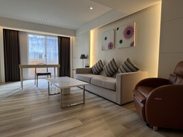 Executive kamer, 1 twee- of 2 eenpersoonsbedden | Luxe beddengoed, donzen dekbedden, pillowtop-bedden, een minibar