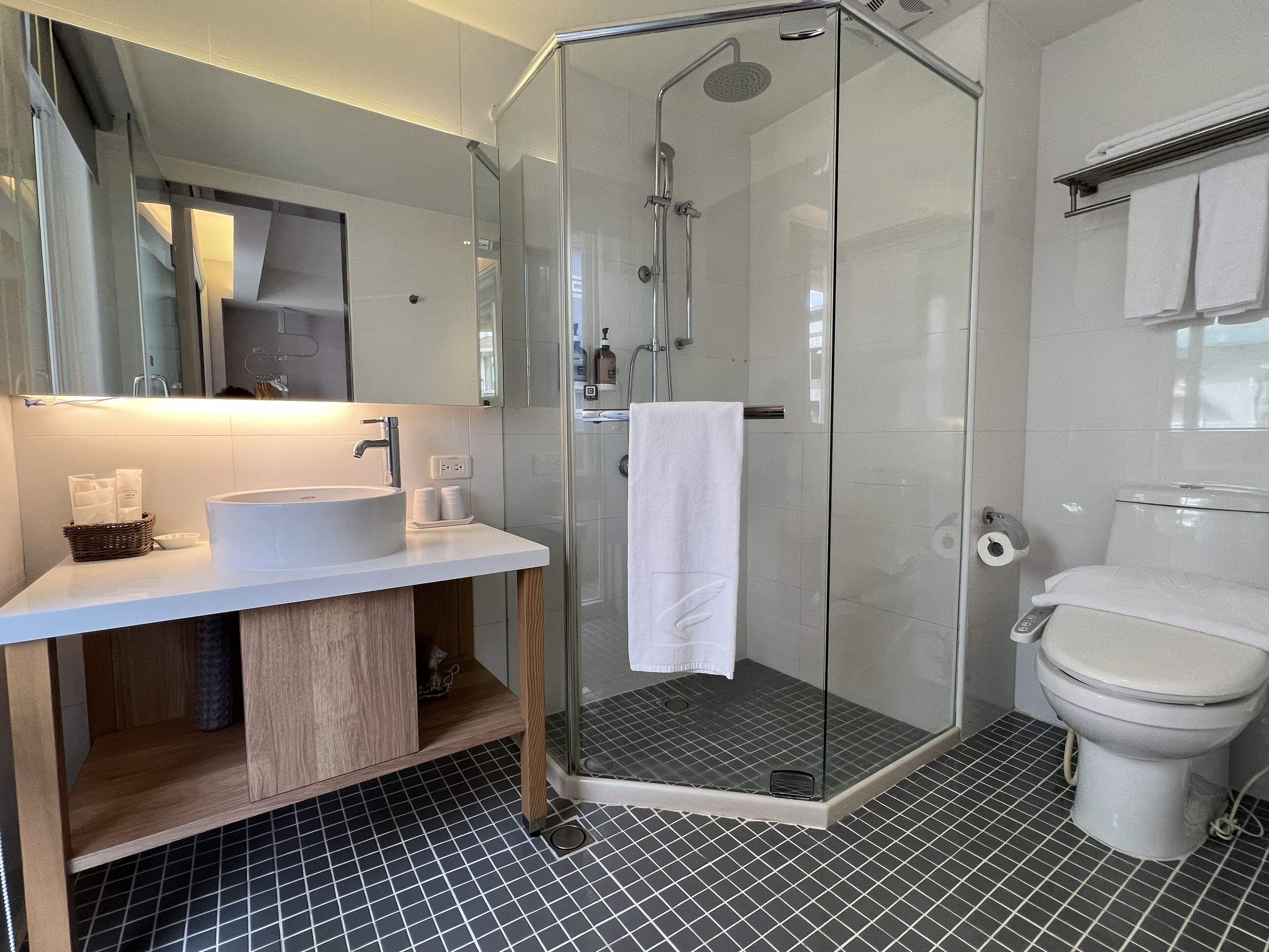 gallery double room | bathroom | eco-friendly toiletries, hair dryer, slippers, electronic bidet