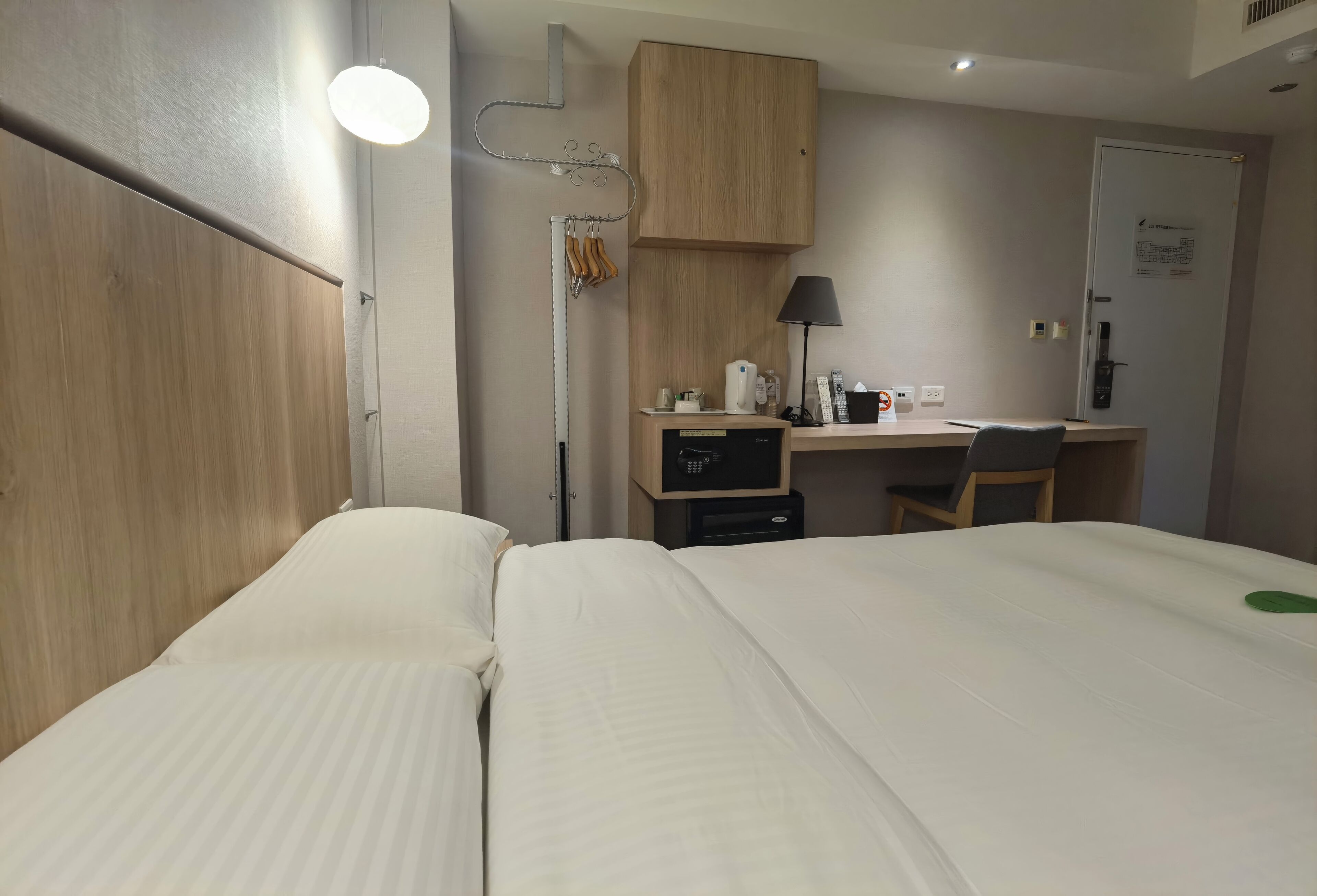 superior double room | premium bedding, down duvets, pillow-top beds, minibar