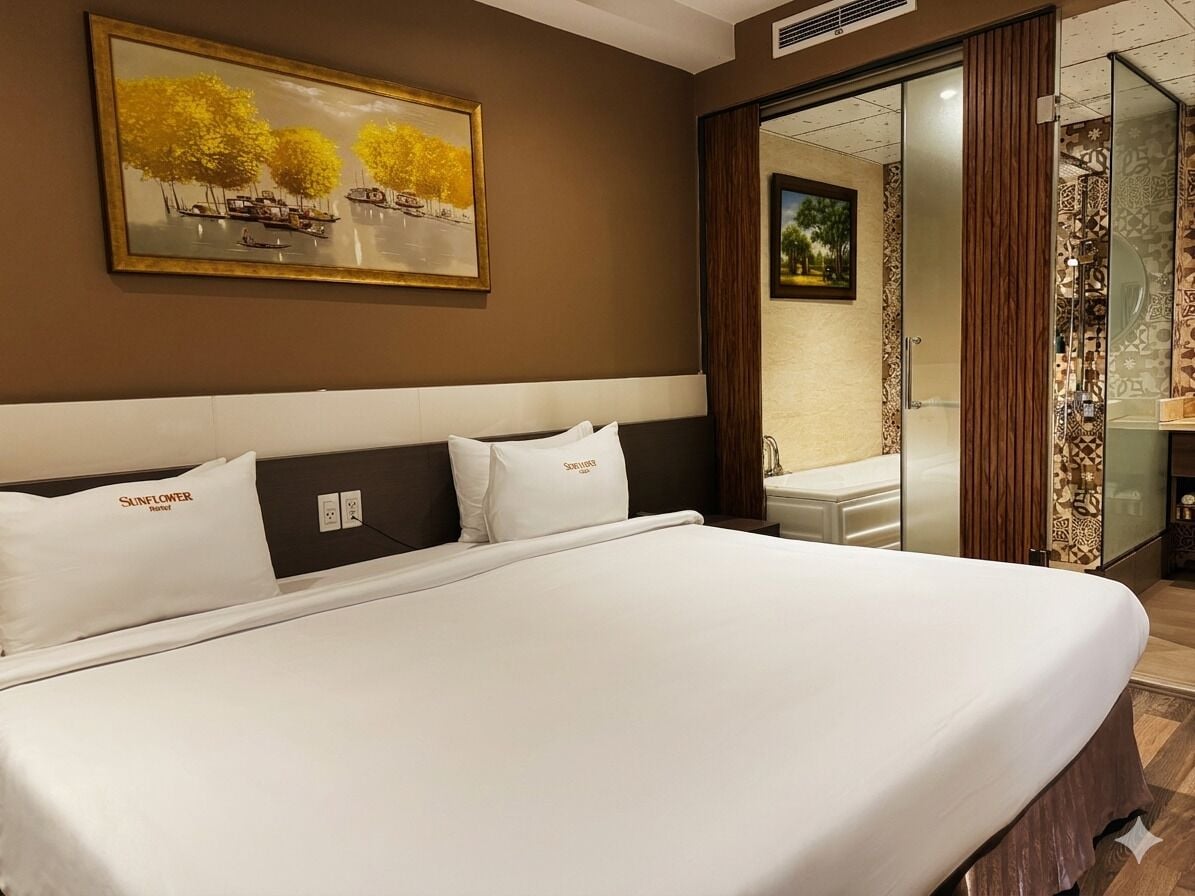 Minibar, in-room safe, free WiFi, bed sheets