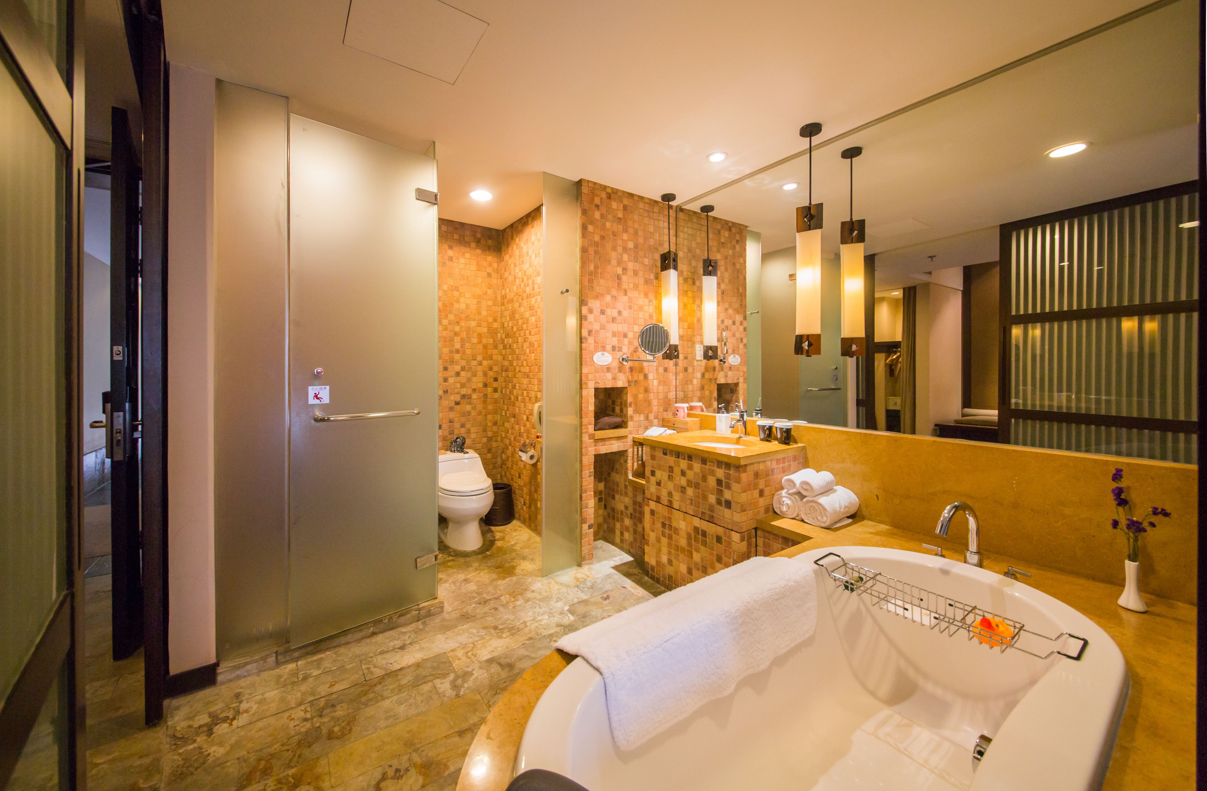 junior suite, lake view | in-room safe, desk, blackout curtains, soundproofing