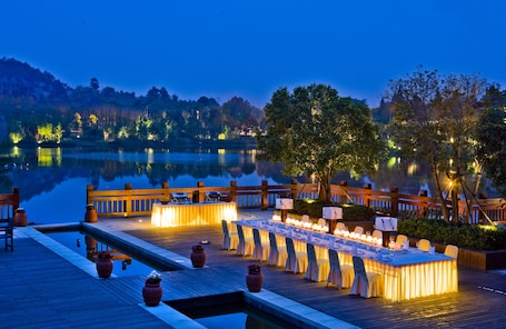 Dining. NARADA Resort & Spa Liangzhu