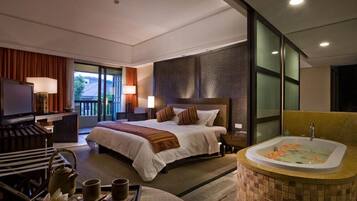 In-room safe, desk, blackout drapes, soundproofing