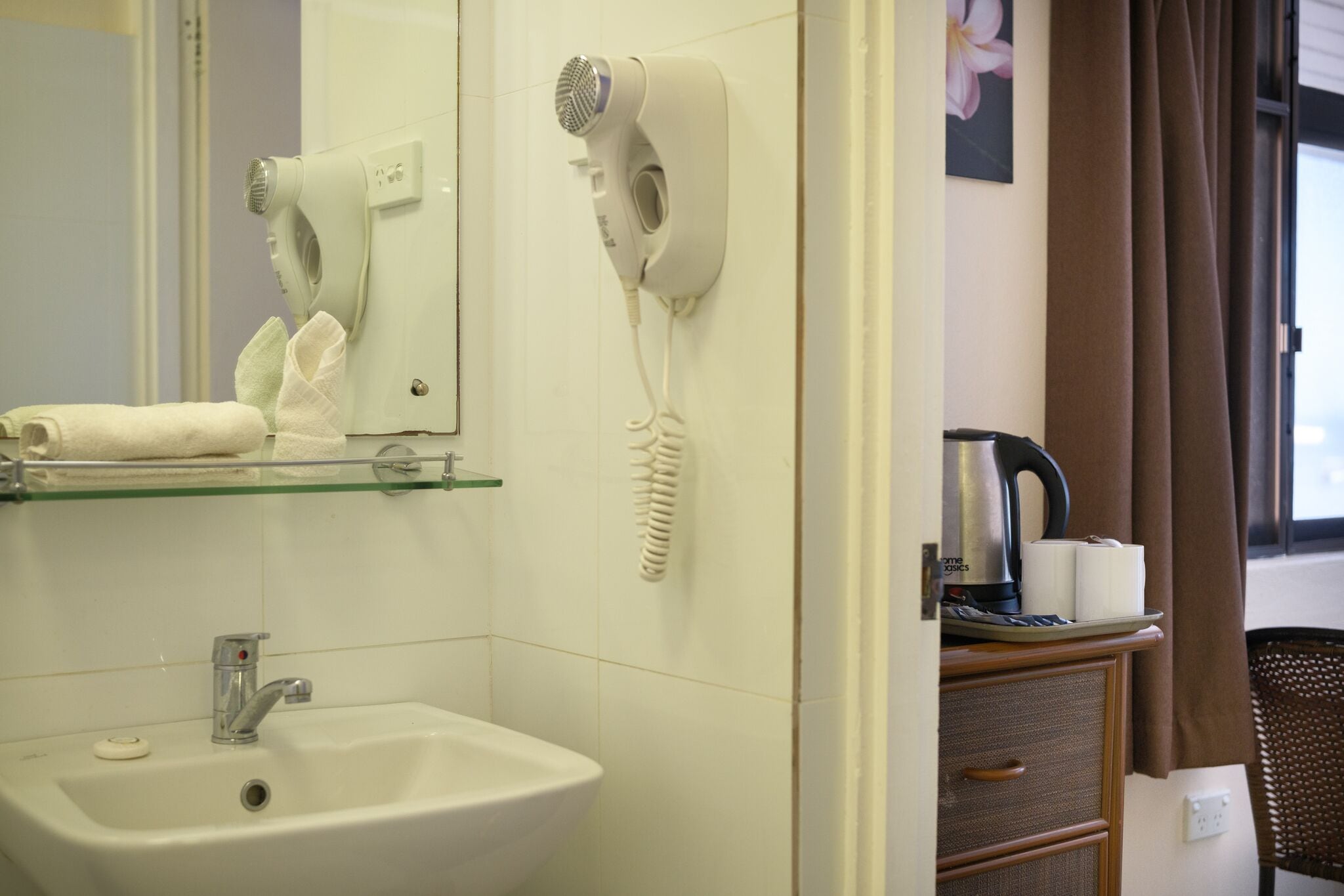 standard room, ocean view | bathroom | shower, towels