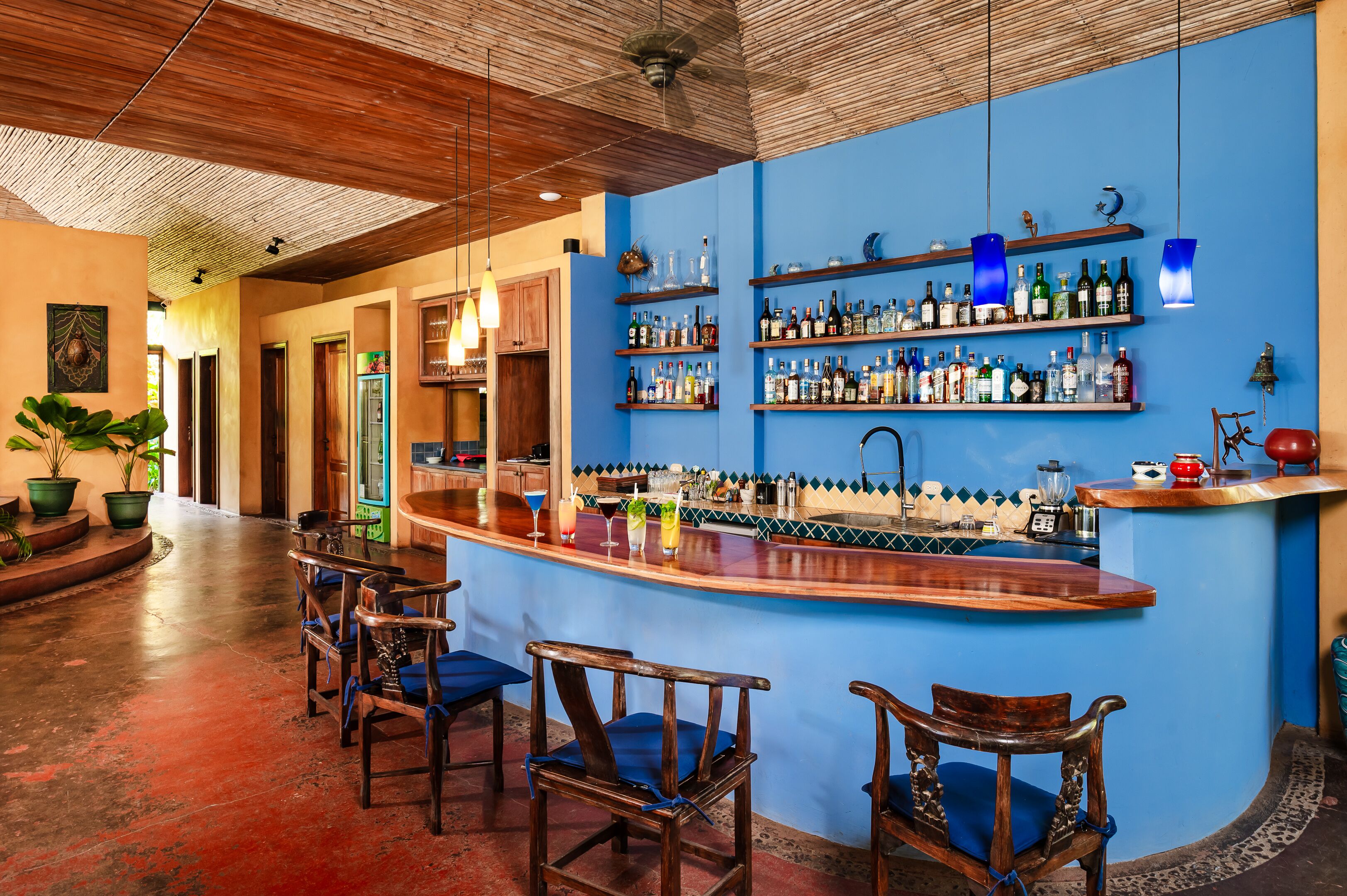 breakfast, dinner served; international cuisine, pool views