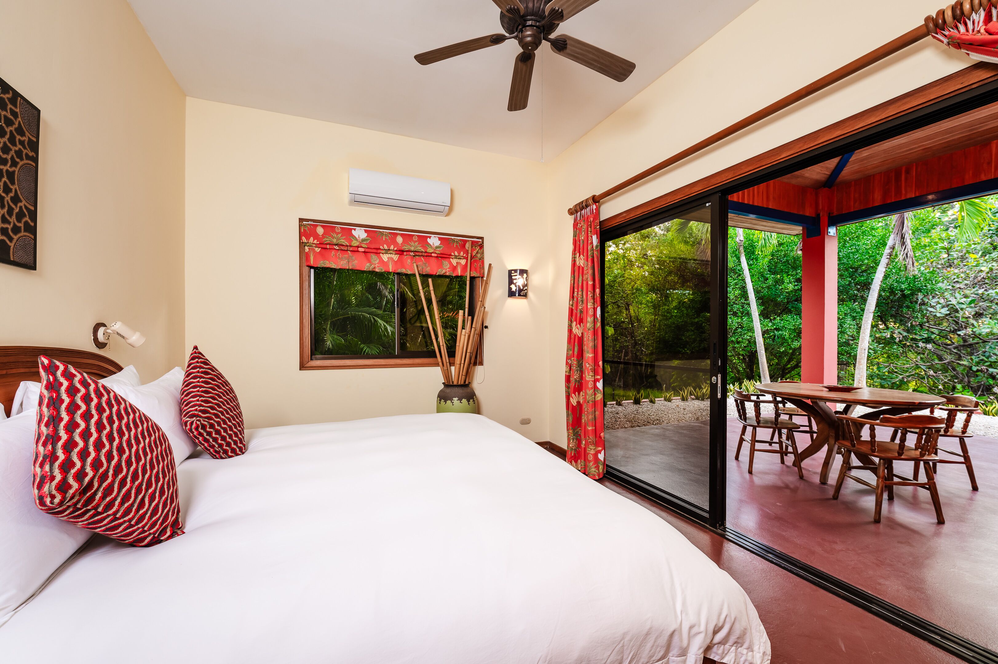 Exclusive Suite, 1 Bedroom | Premium bedding, in-room safe, laptop workspace, blackout drapes