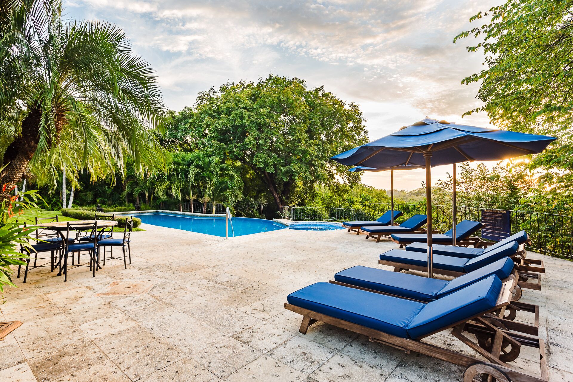 บริเวณภายนอก