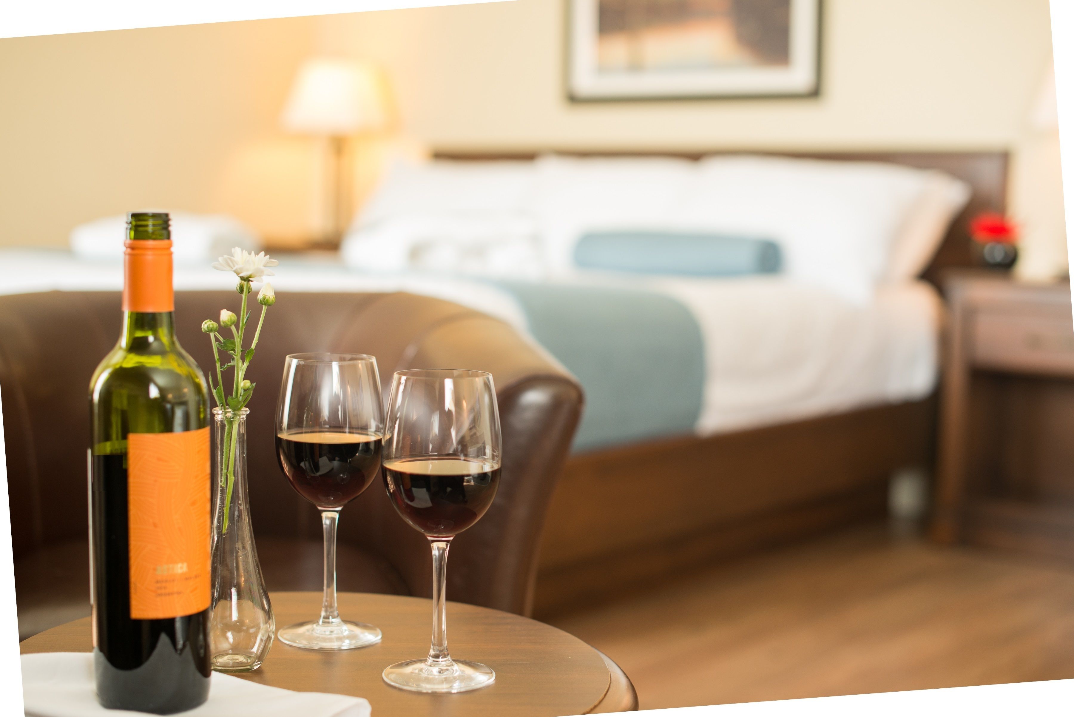 studio suite, 1 king bed, non smoking | individually decorated, desk, blackout curtains, soundproofing