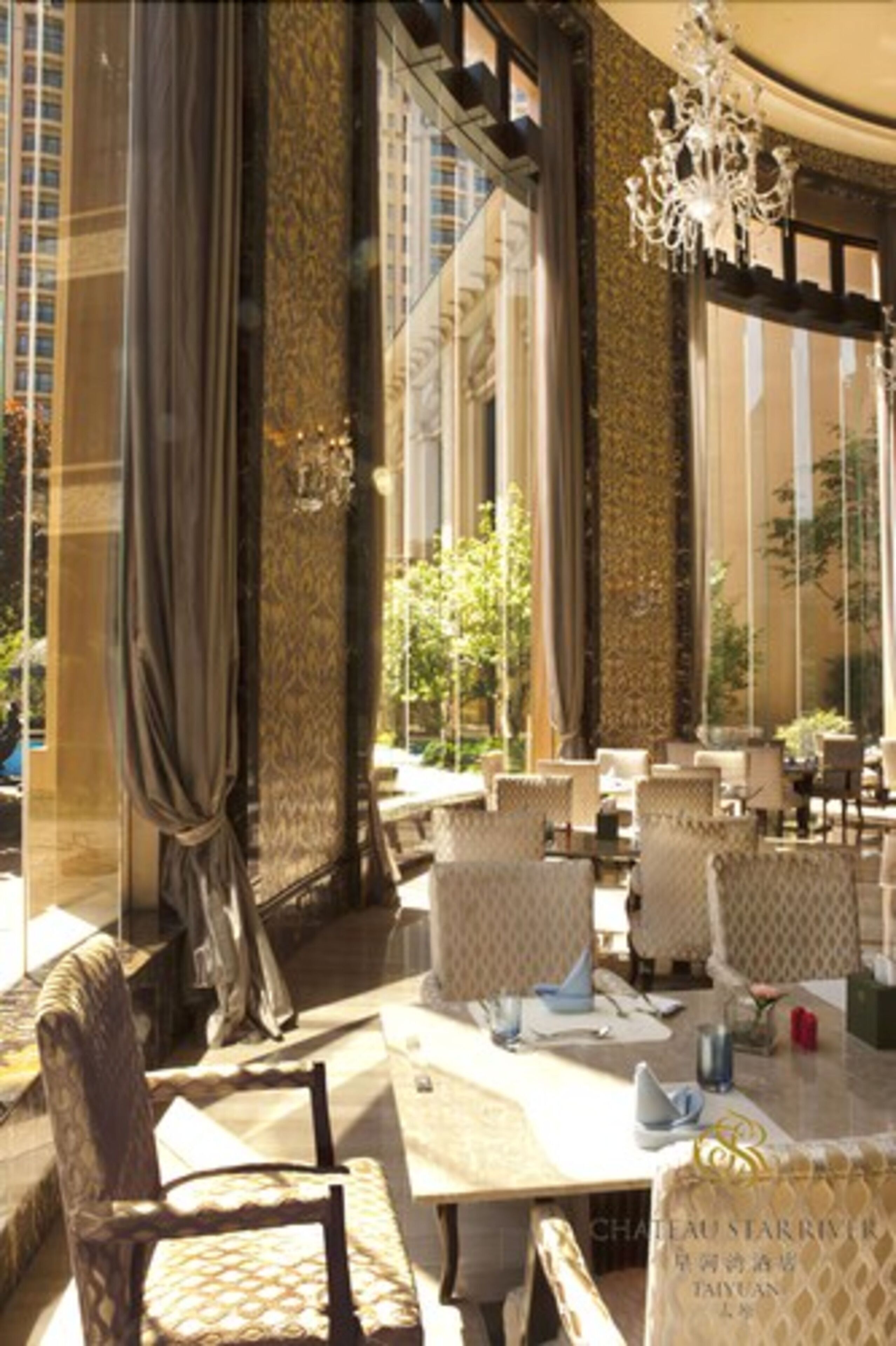 daily buffet breakfast (cny 194 per person)