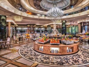 2 restaurants, breakfast, lunch, dinner served; Chinese cuisine 