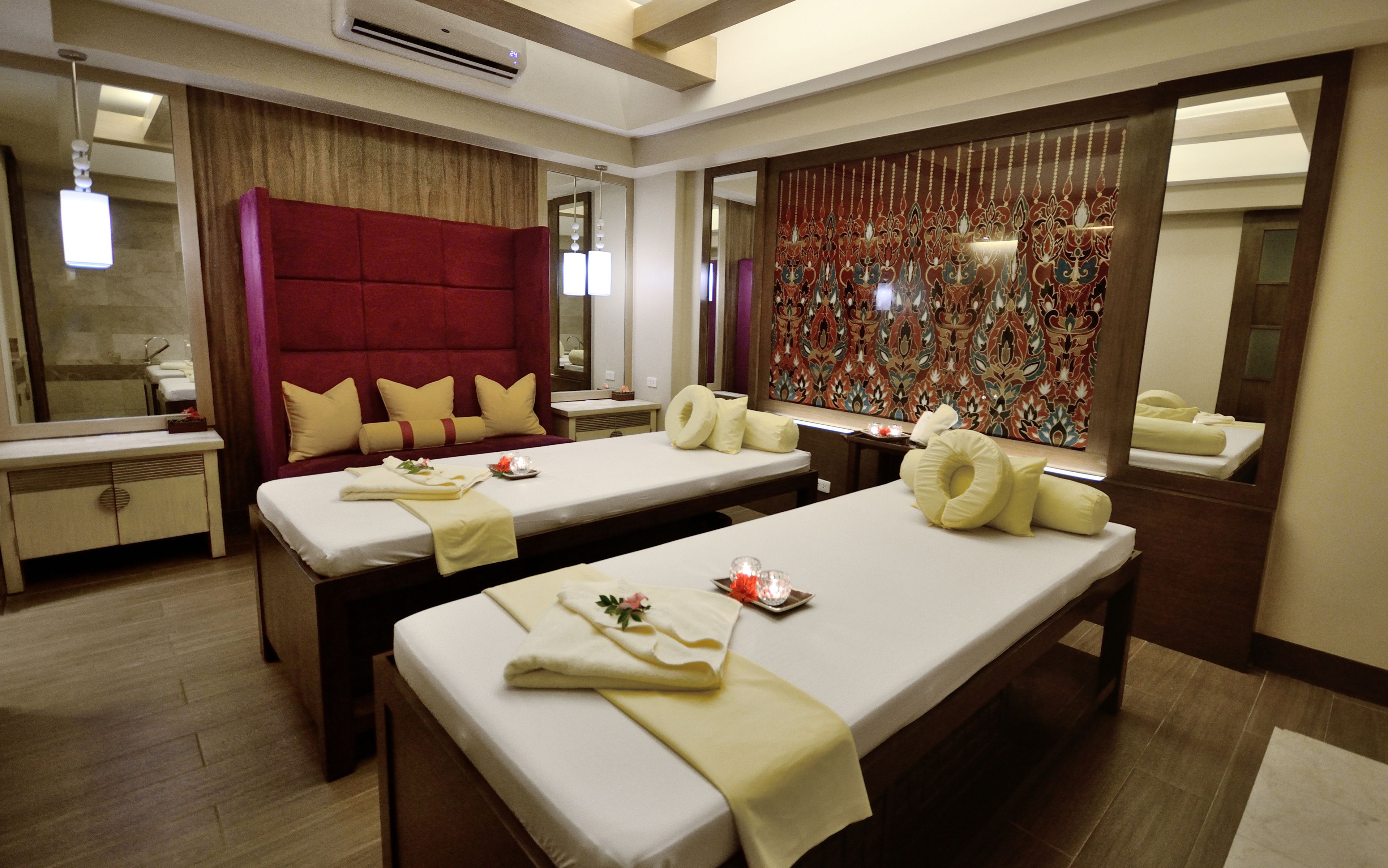 couples treatment room(s)