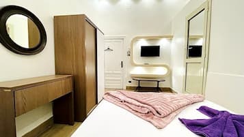 Deluxe Double Room | Egyptian cotton sheets, in-room safe, iron/ironing board, free WiFi