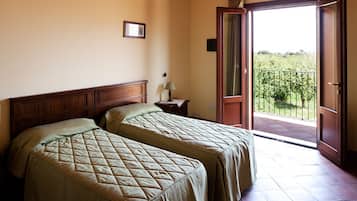 Desk, blackout drapes, rollaway beds, free WiFi