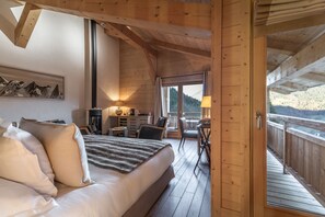 Deluxe Room | Premium bedding, pillowtop beds, minibar, in-room safe - Flocons De Sel (Megeve)