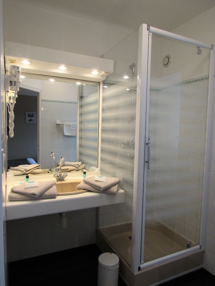 Hotel De La Marne by null