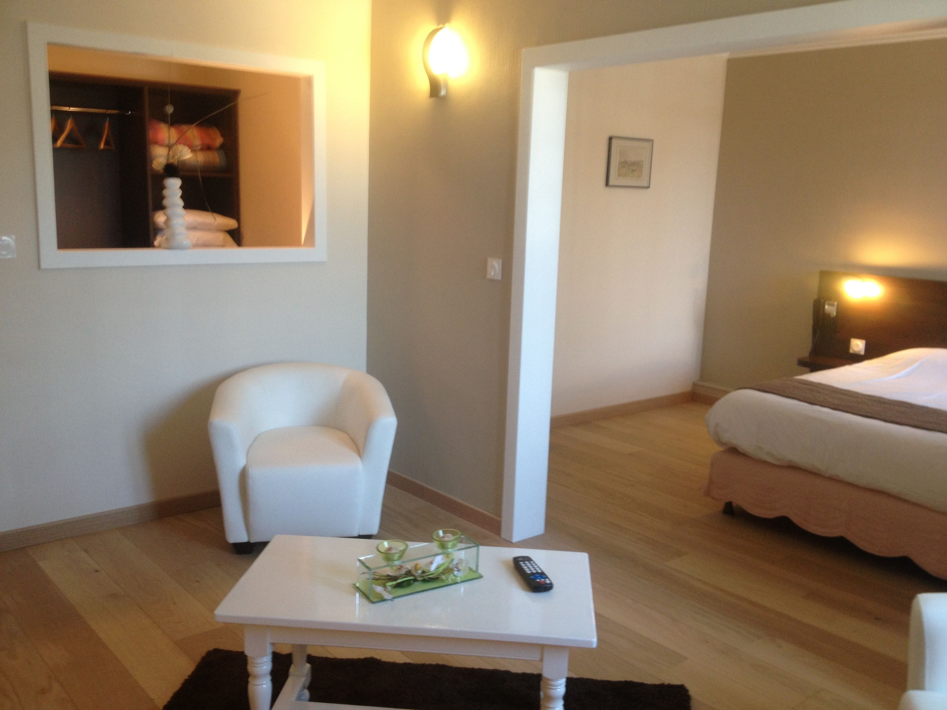 suite | living area | tv