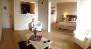 套房 | 客廳 | 電視