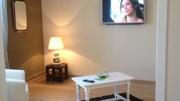 Suite | Living area | TV