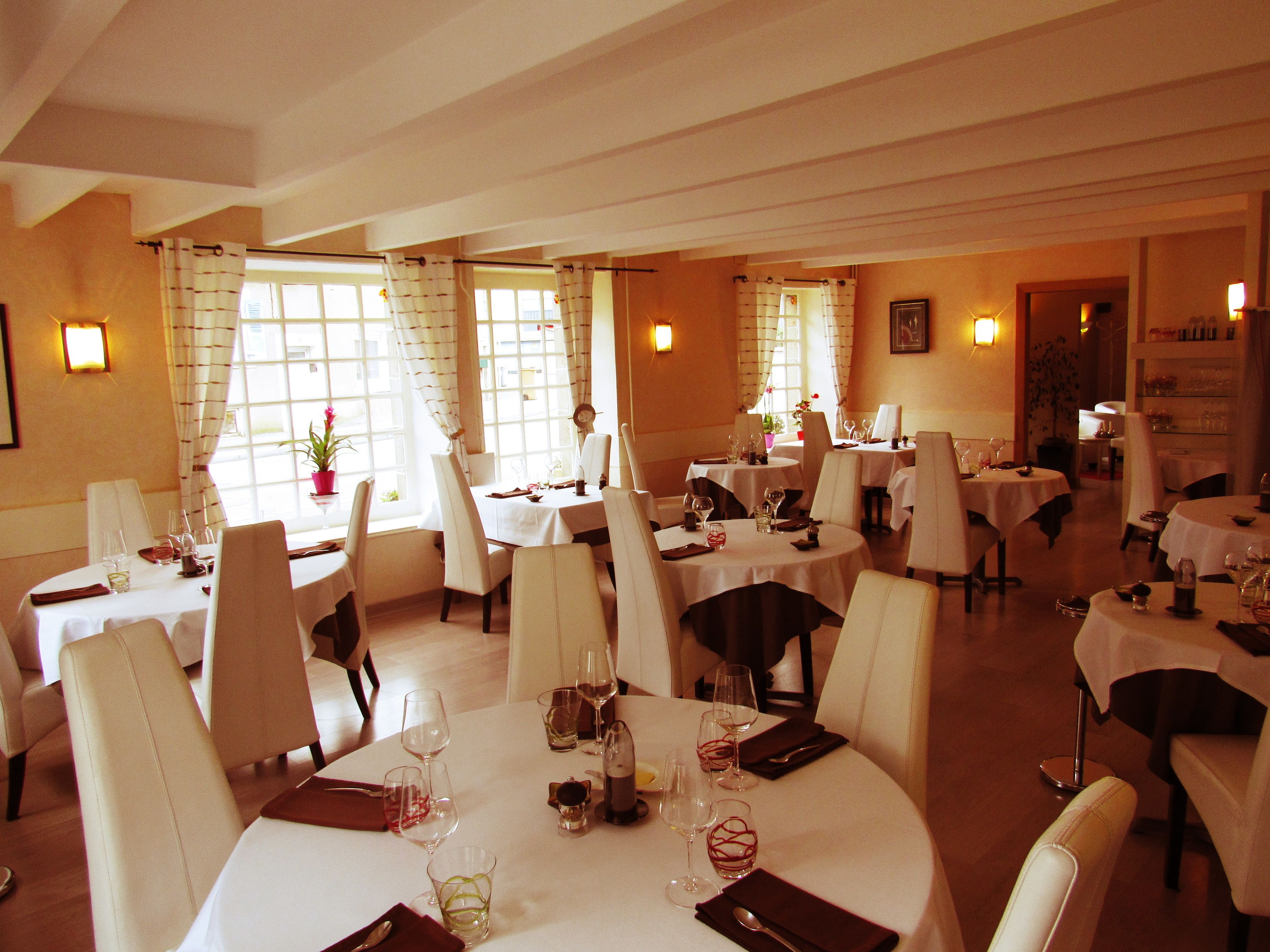 breakfast, lunch, dinner served; french cuisine