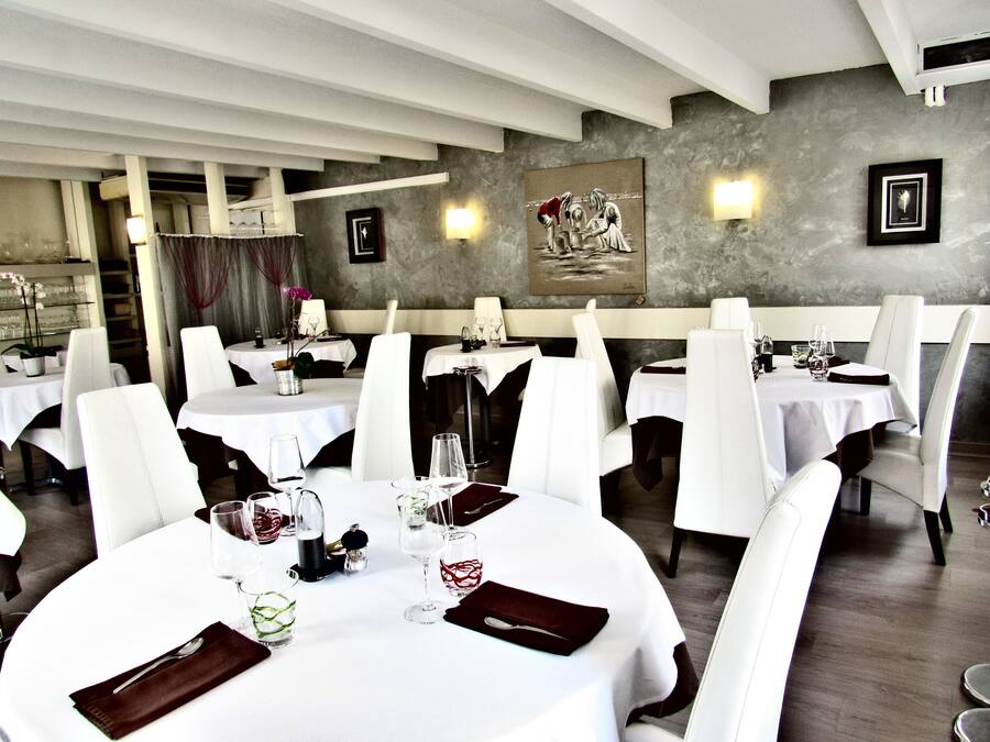 Breakfast, lunch, dinner served; French cuisine