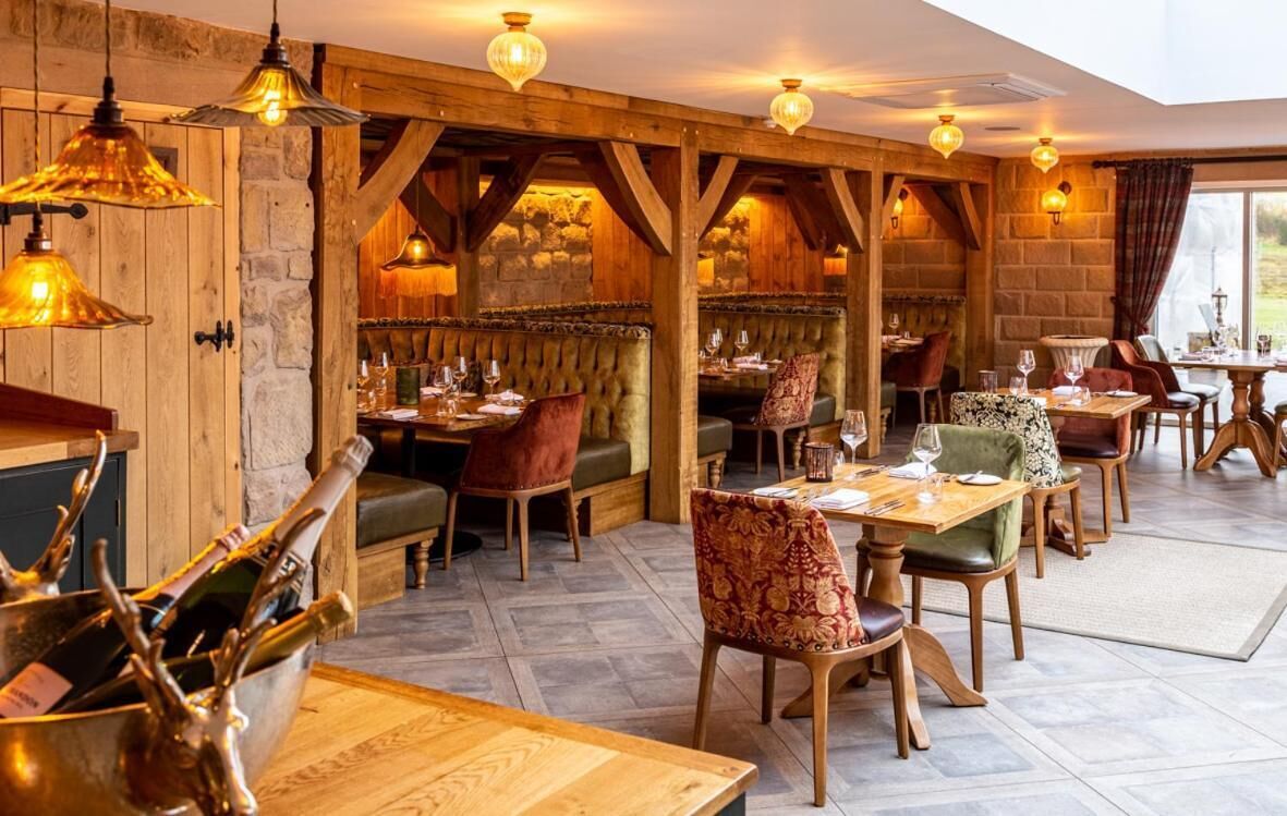 breakfast, lunch, dinner served; british cuisine