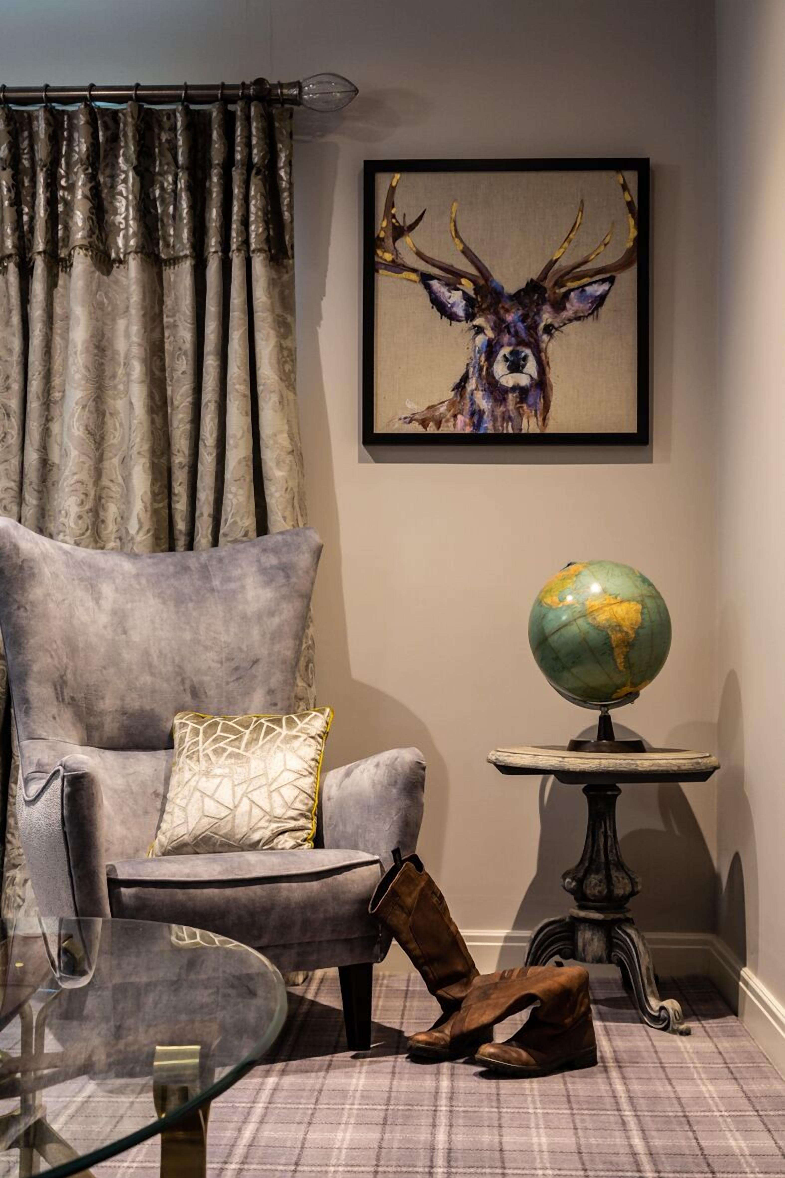 the hardwick suite | living area | flat-screen tv