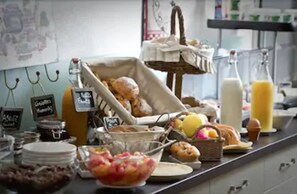 Frokostbuffé hver dag (EUR 13 per person)