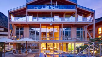 Außenpool, Liegestühle