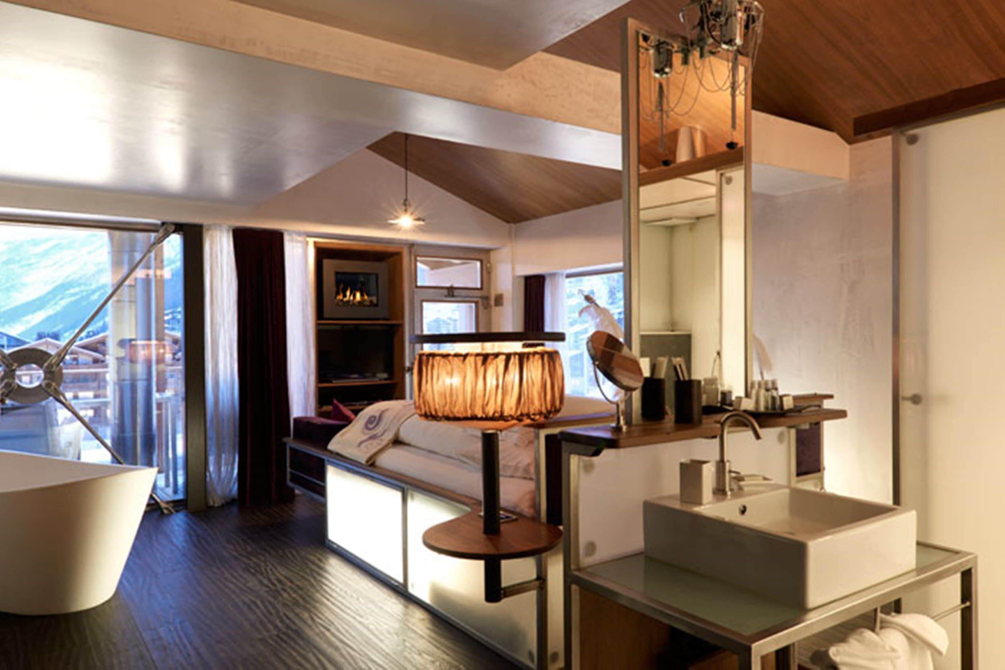 Habitación Deluxe | Edredón y artículos del minibar gratis 