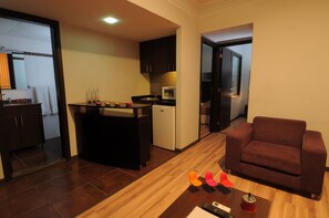 Deluxe Suite | Living area | TV - Suite Hotel Merlot (Majzoub)