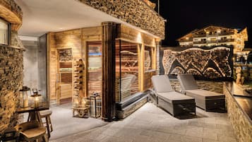 Sauna, steam room, hot springs/mineral springs, Turkish bath/hammam