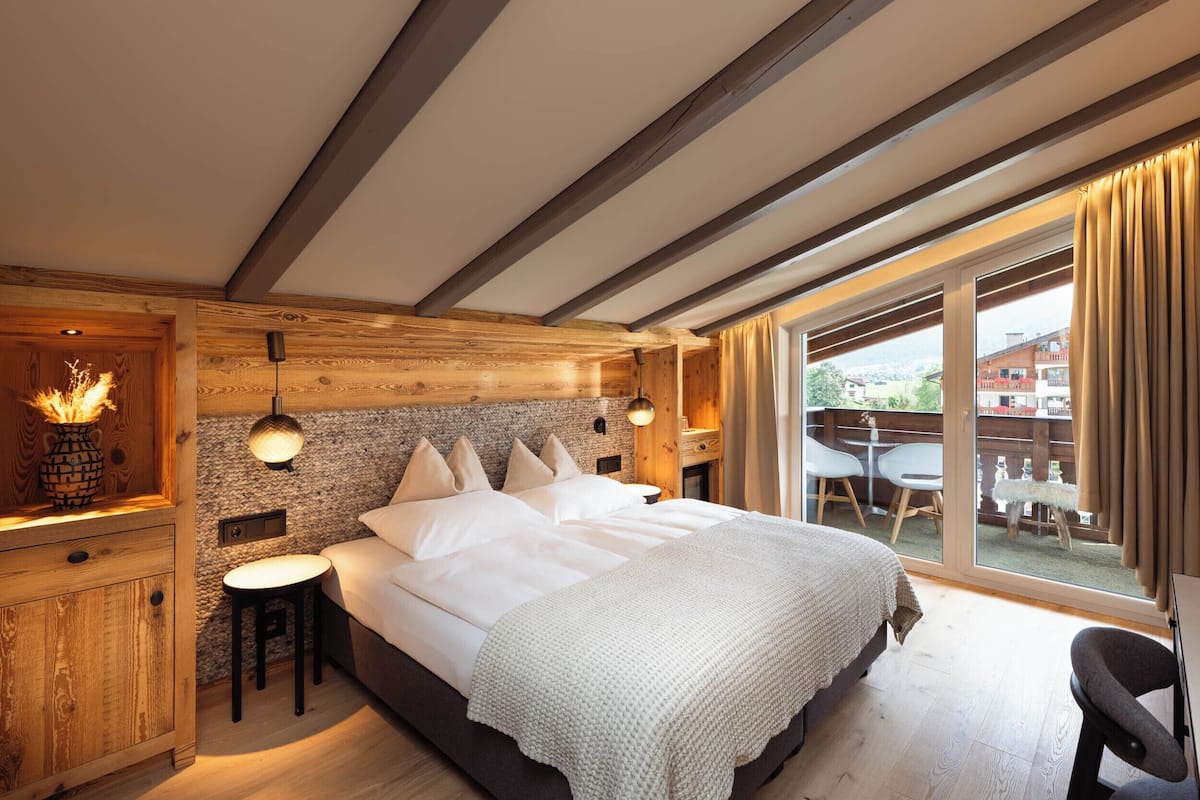 Suite Junior, balcon | 1 chambre, literie hypoallergénique, minibar