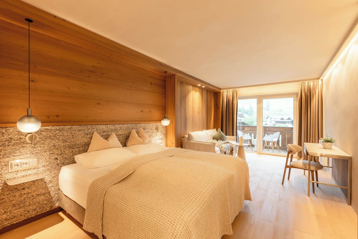 Ropa de cama hipoalergénica y minibar 