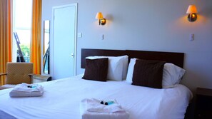 Deluxe Double Room, 1 Double Bed | Pillowtop beds, desk, iron/ironing board, free wired internet - OYO Oban Hotel (Eastbourne)