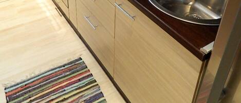 Standard-Apartment, Küche | Eigene Kochnische | Kühlschrank, Wasserkocher mit Kaffee-/Teezubehör