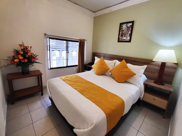 Chambre | Literie de qualité supérieure, minibar, bureau, Wi-Fi gratuit