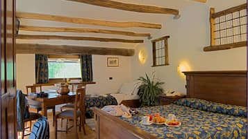 Minibar, Zimmersafe, Schreibtisch, schallisolierte Zimmer