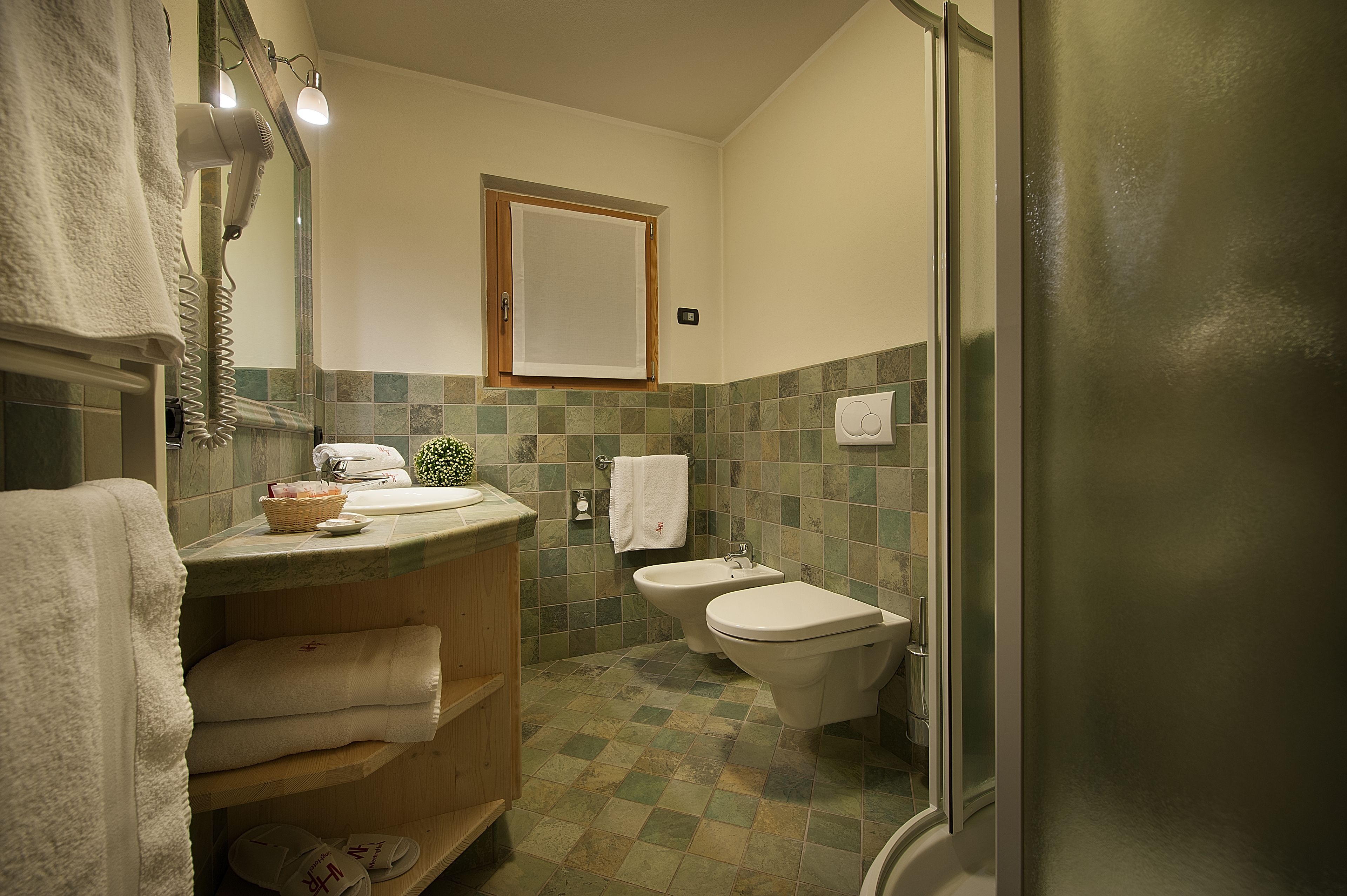 junior suite, balcony | bathroom | shower, free toiletries, hair dryer, bathrobes