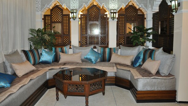 Bar lounge
