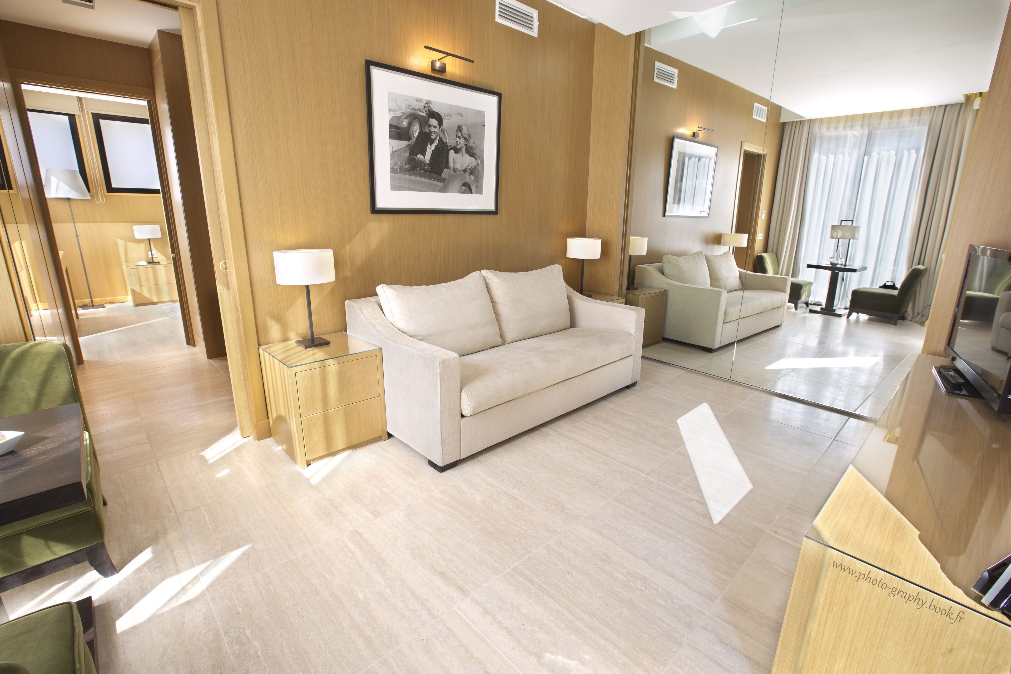 suite | living area | flat-screen tv