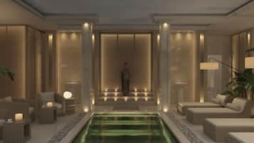 2 udendørs pools, åben fra kl. 07.00 til kl. 23.00, liggestole