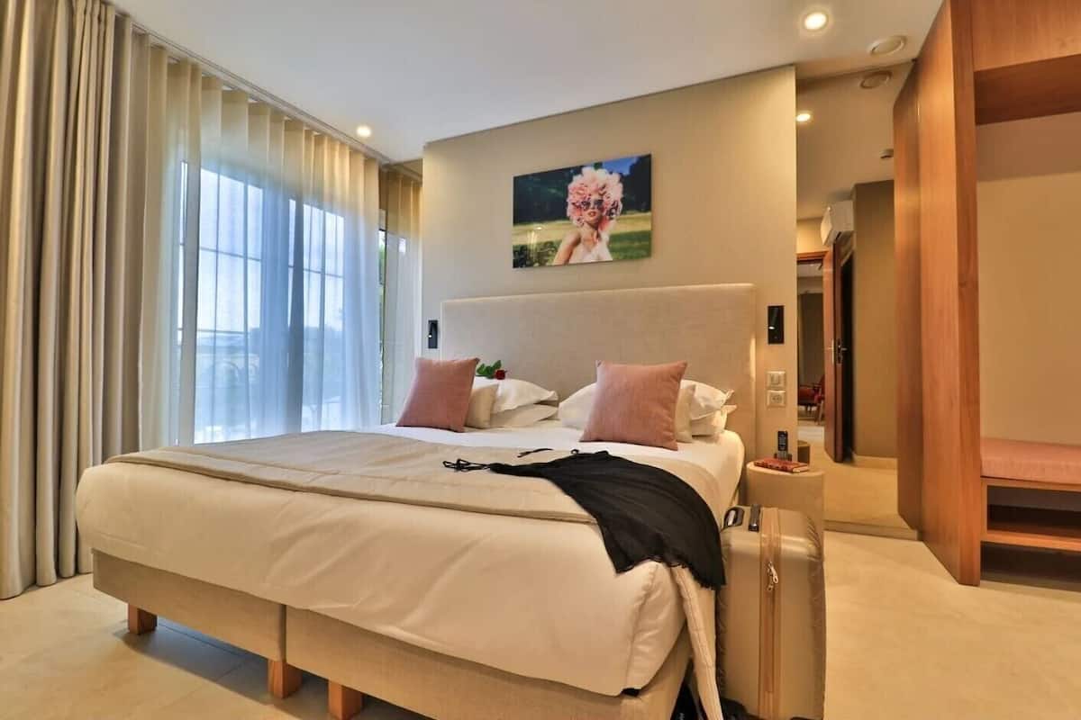 Minibar, coffres-forts dans les chambres, chambres insonorisées