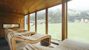 Sauna, hot tub, Turkish bath/hammam, body treatments, body wraps