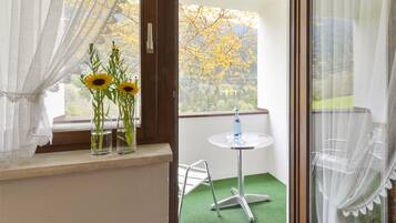 Family Room | Balcony