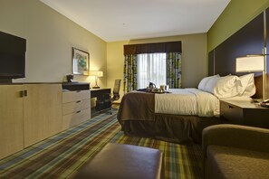 Standard Room, 1 King Bed, Accessible (Communication, Roll-In Shower) | In-room safe, desk, iron/ironing board, rollaway beds - Holiday Inn Christiansburg Blacksburg by IHG (Christiansburg)