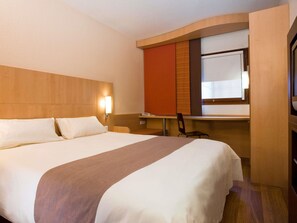 Phòng, 1 giường đôi | Bàn, nôi (giường cho trẻ sơ sinh) miễn phí 